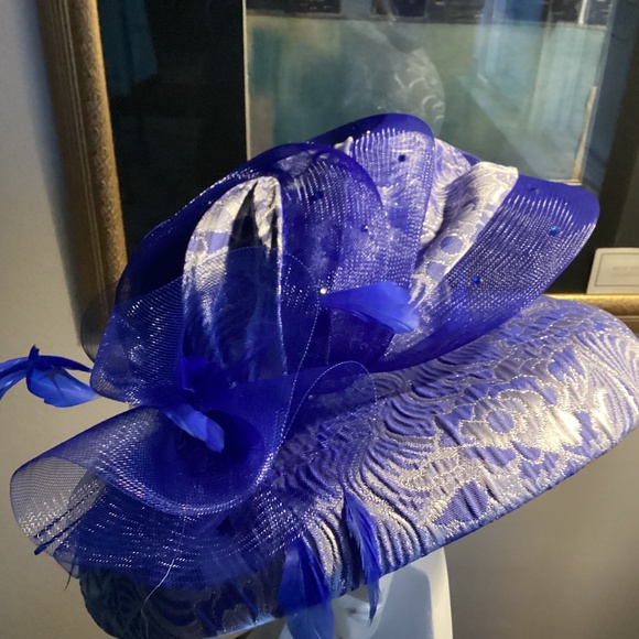 Woman’s wool hat BLUE N SILVER GLITTER a LARGE. MUST SEE USA MADE - Picture 2 of 8